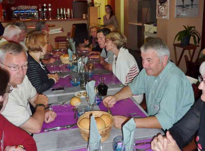 3_P1010456 (Balvay).jpg - Tablées du déjeuner